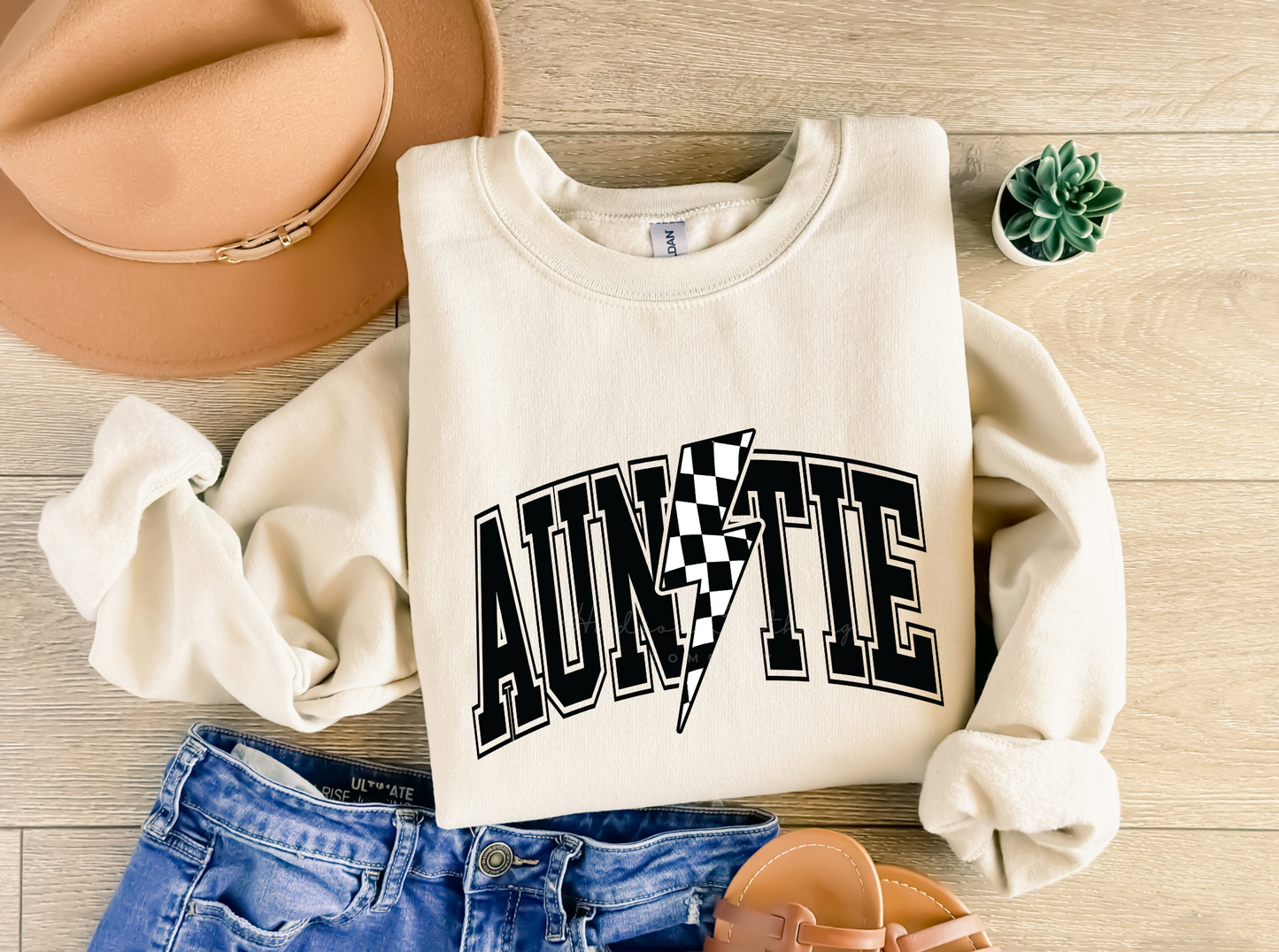 Auntie Crewneck