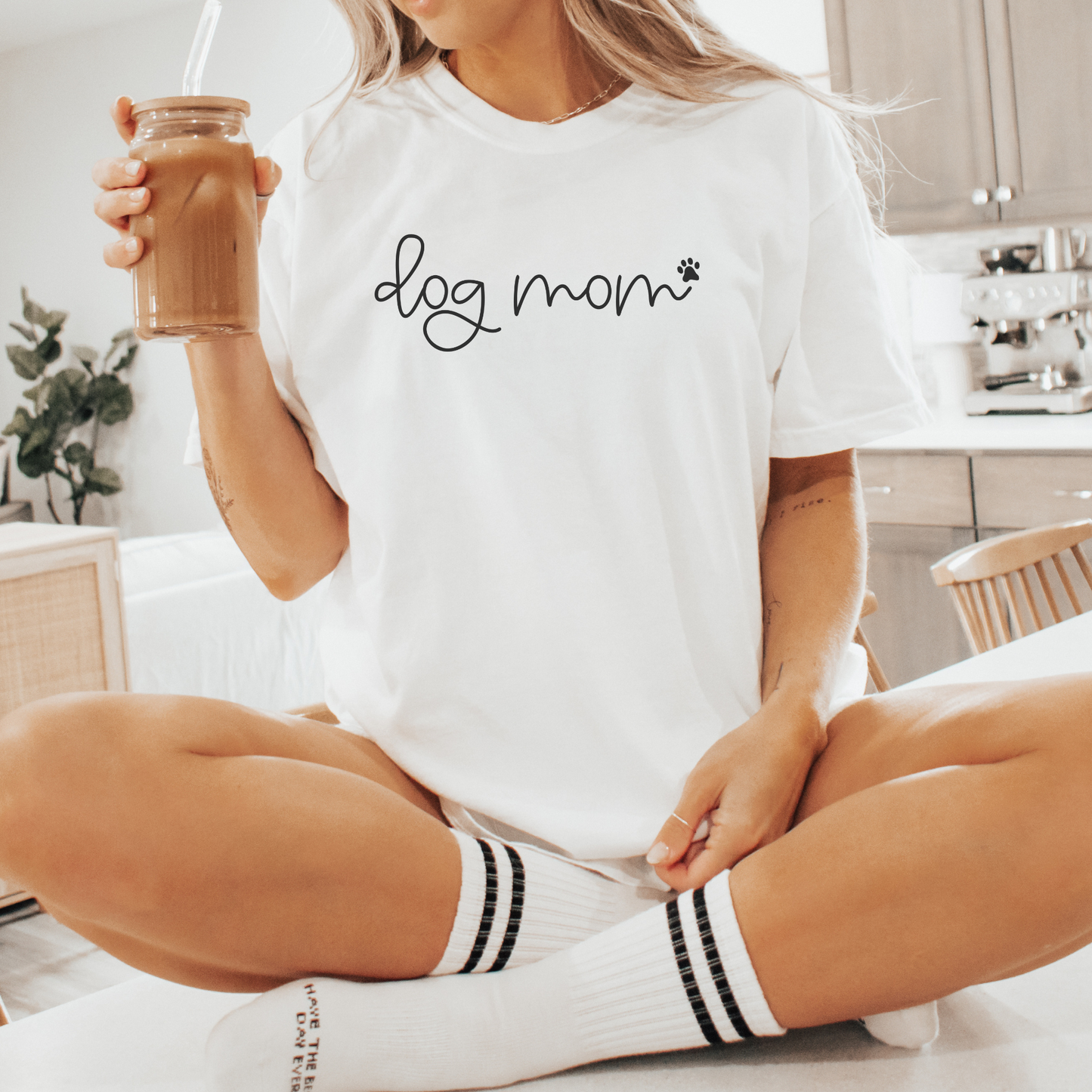 Dog Mom Tee